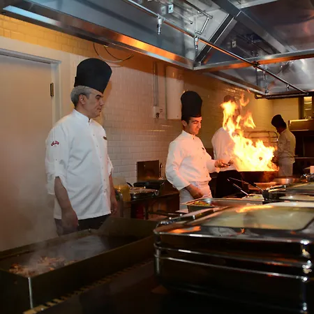 Wind Of Lara & מלון 5*