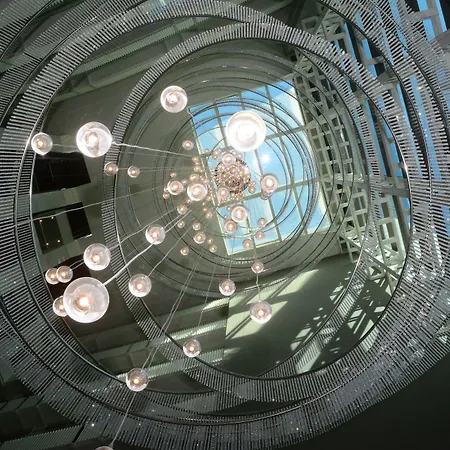 Wind Of Lara & מלון